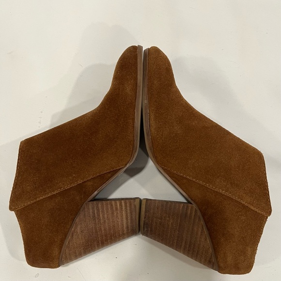 Dolce Vita Suede Mule Slip-On Heeled Booties - Picture 5 of 9